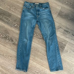 Levi Wedgie Straight jeans size 30